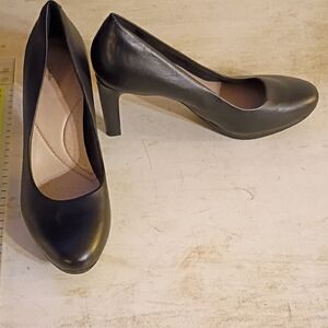 Clarks Black Heels with Classic Elegance